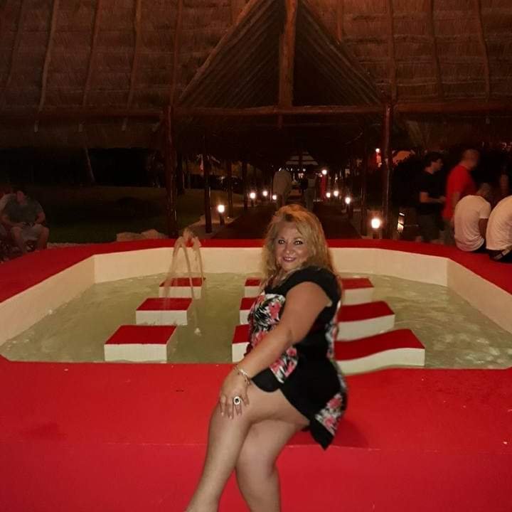 Hora de subir a una puta milf🔥a esta maldita zorra hay que taparle su cara de petera en semen! #BlQrMKAa