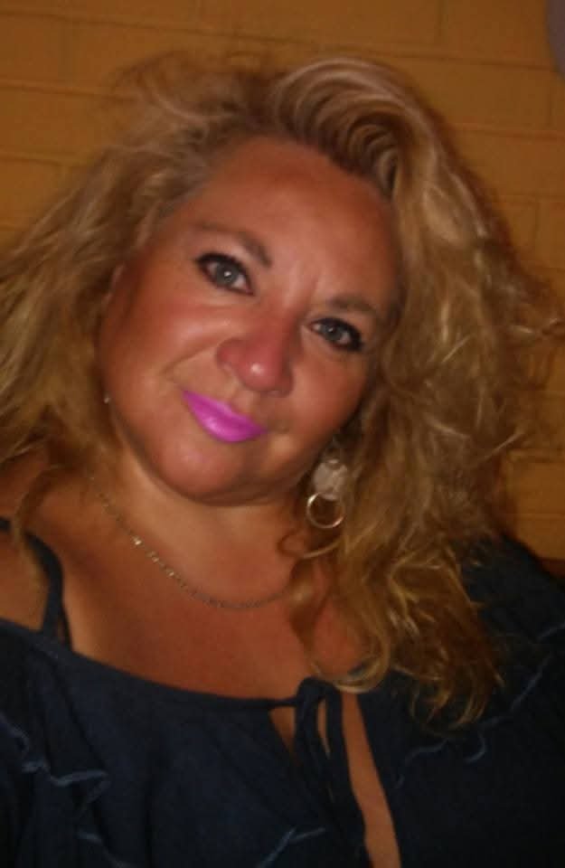 Hora de subir a una puta milf🔥a esta maldita zorra hay que taparle su cara de petera en semen! #OHHFAw8E