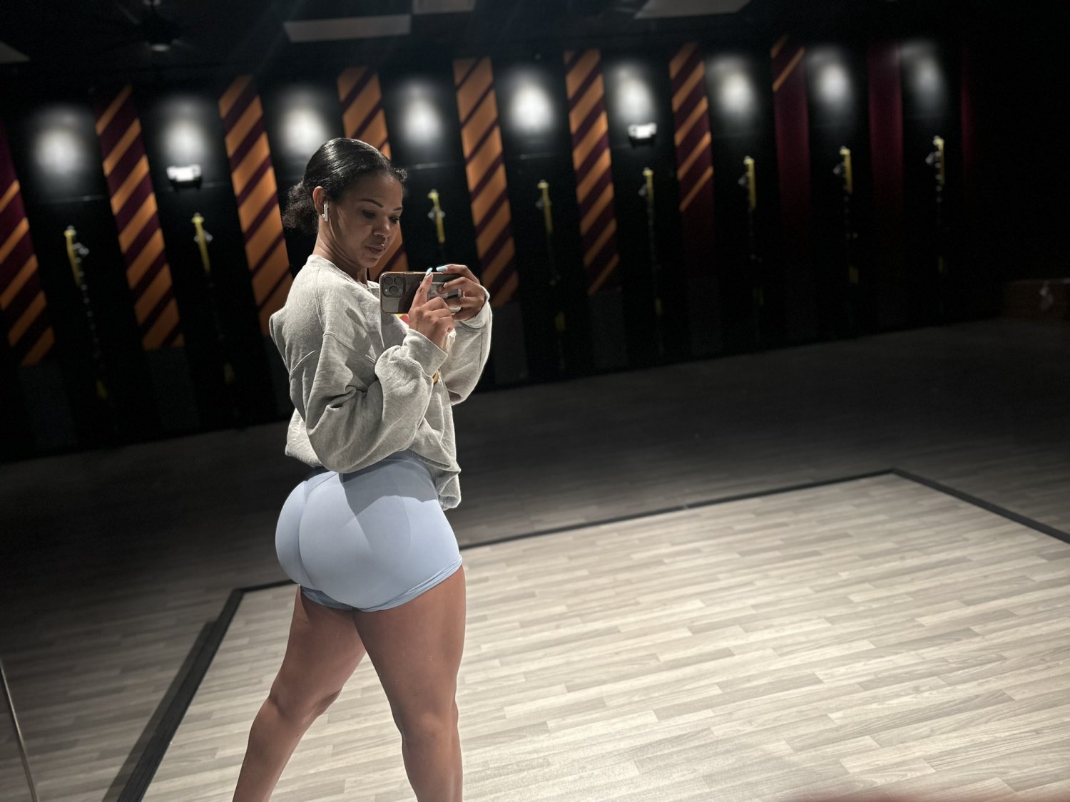 Тележүргізуші Мила Липнердің жалаңаш суреті Ескі орыстардың анальды секс