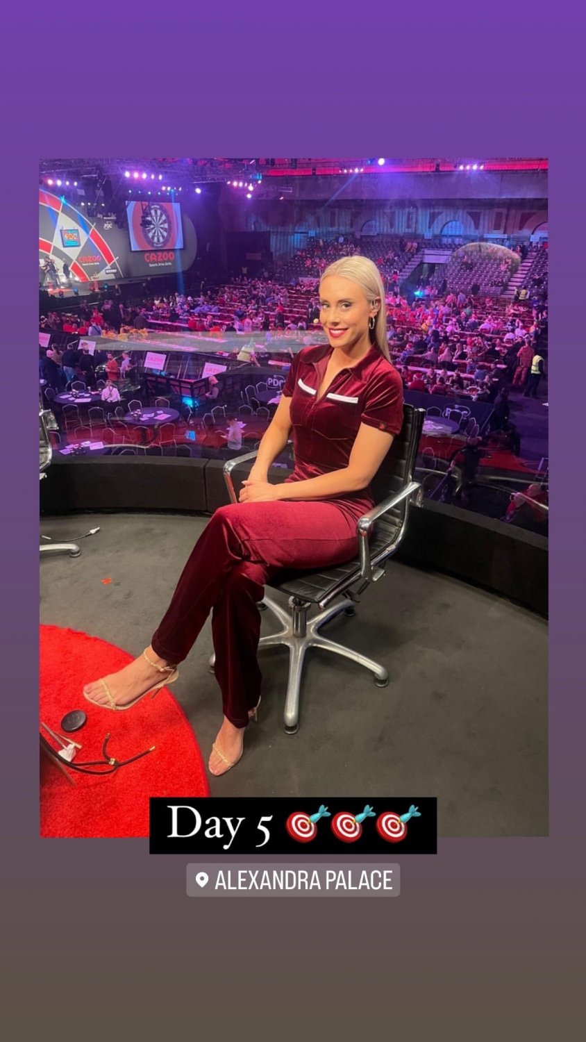 Emma Paton - Fit Sky Sports Presenter π₯π₯π₯ #4rXx43Vn