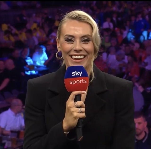 Emma Paton - Fit Sky Sports Presenter π₯π₯π₯ #LQ3vm4eL